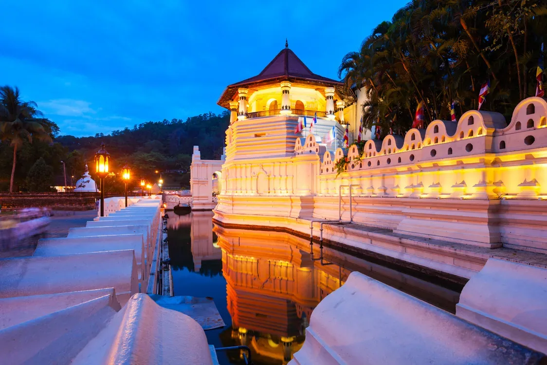 康提佛牙寺 Sri Dalada Maligawa 夜景